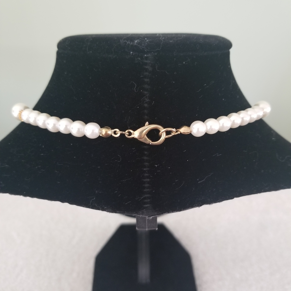 Elegant Vintage Choker With A Combination Of White Faux Pearls&Gold Fluted Beads - Picture 3 of 3